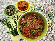 Зеленчукова супа с боб мунг в уред за бавно готвене